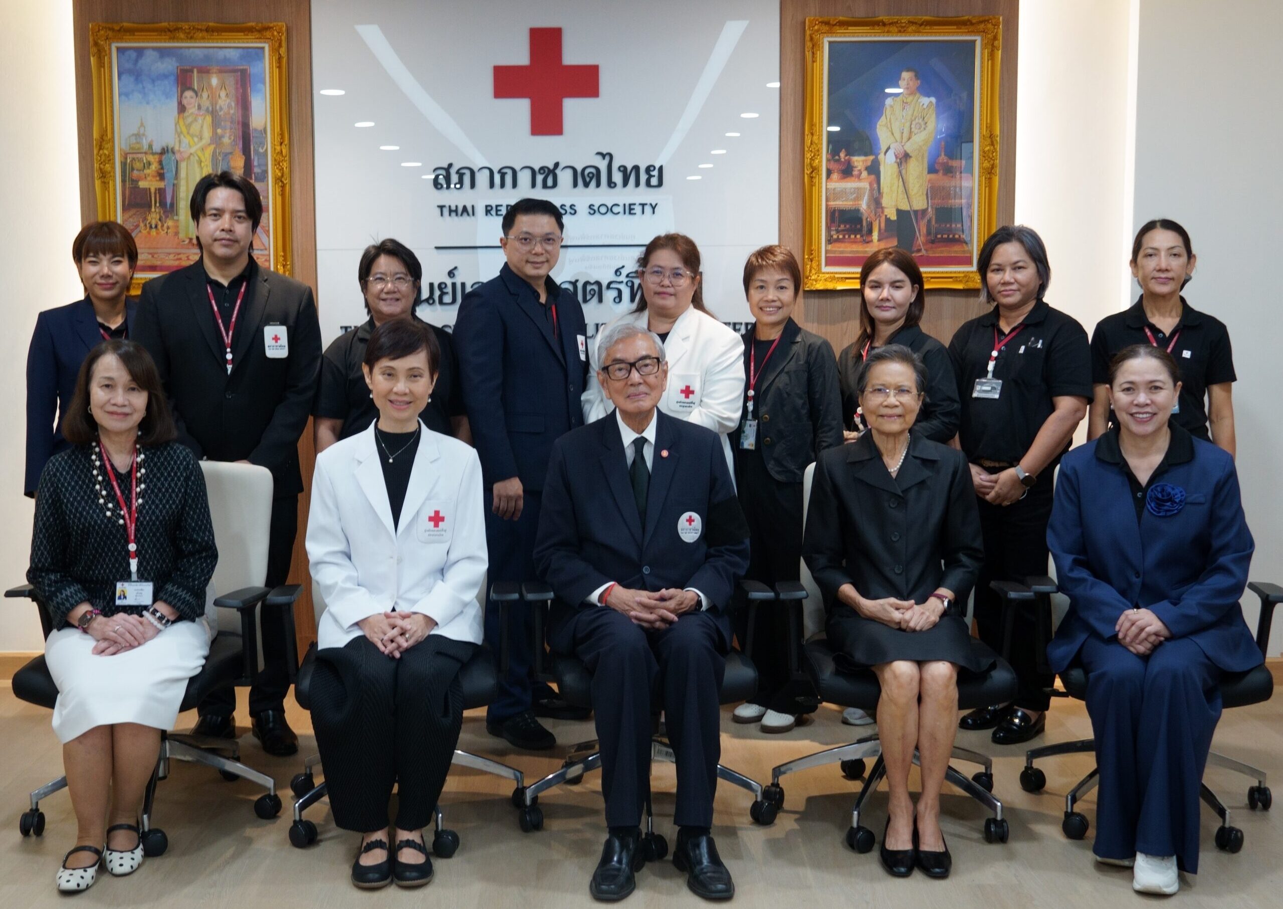 ศูนย์เวชศาสตร์ฟื้นฟู สภากาชาดไทย ให้การต้อนรับคณะผู้บริหารสภากาชาดไทย เยี่ยมชมการให้บริการทางการแพทย์